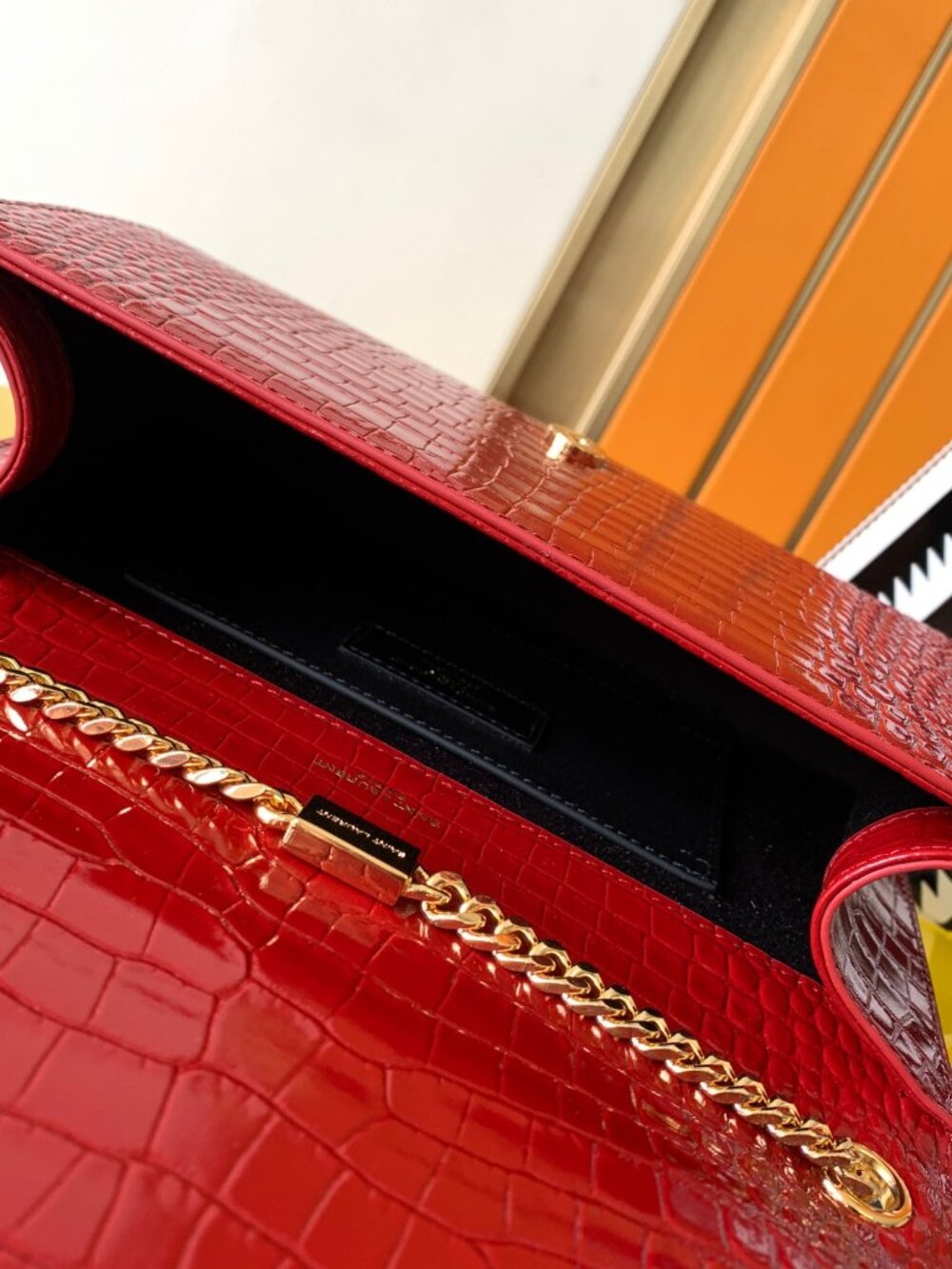 Yves Saint Laurent Red Shoulder Bag - Picture 2 of 8